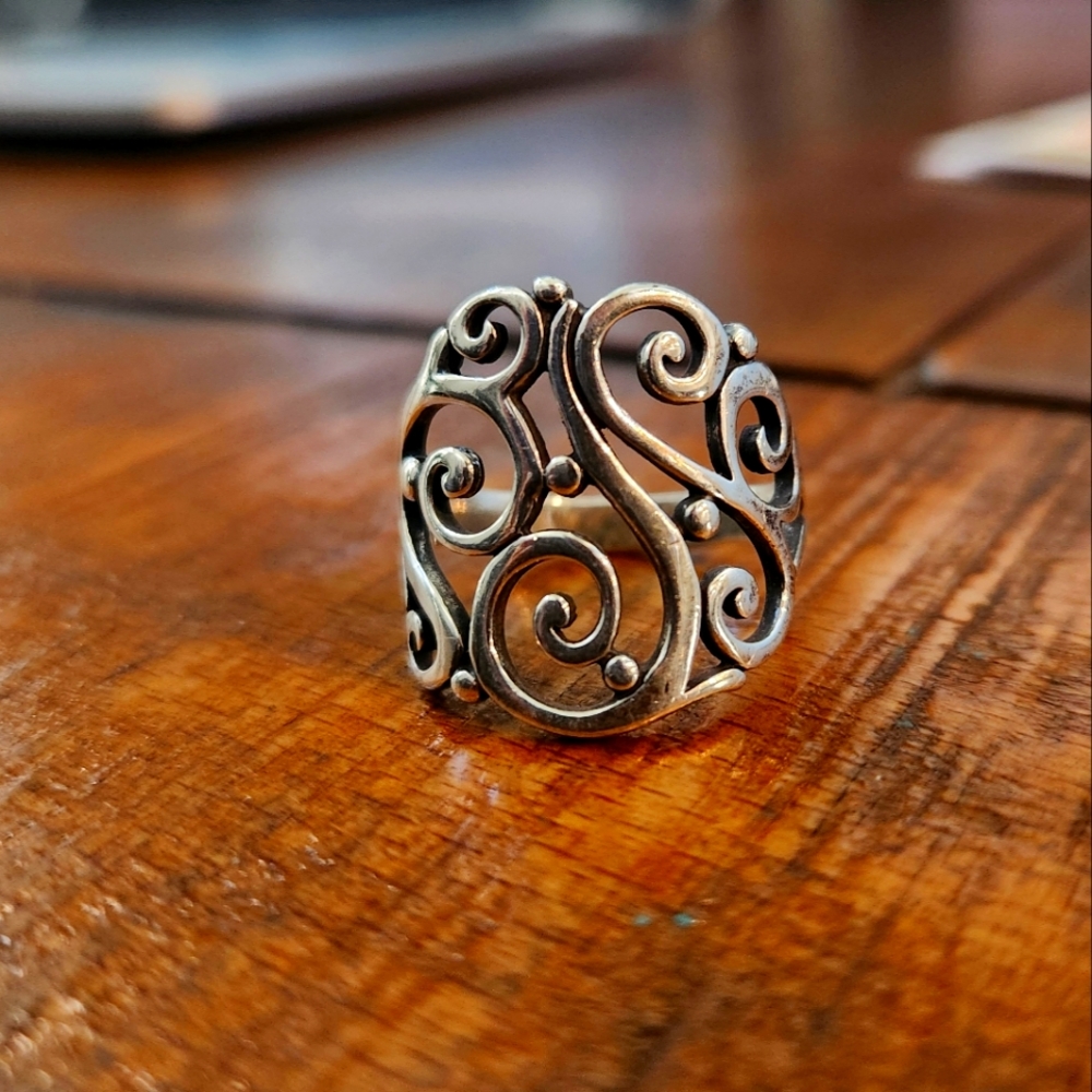 Size 7 James Avery Scroll Ring